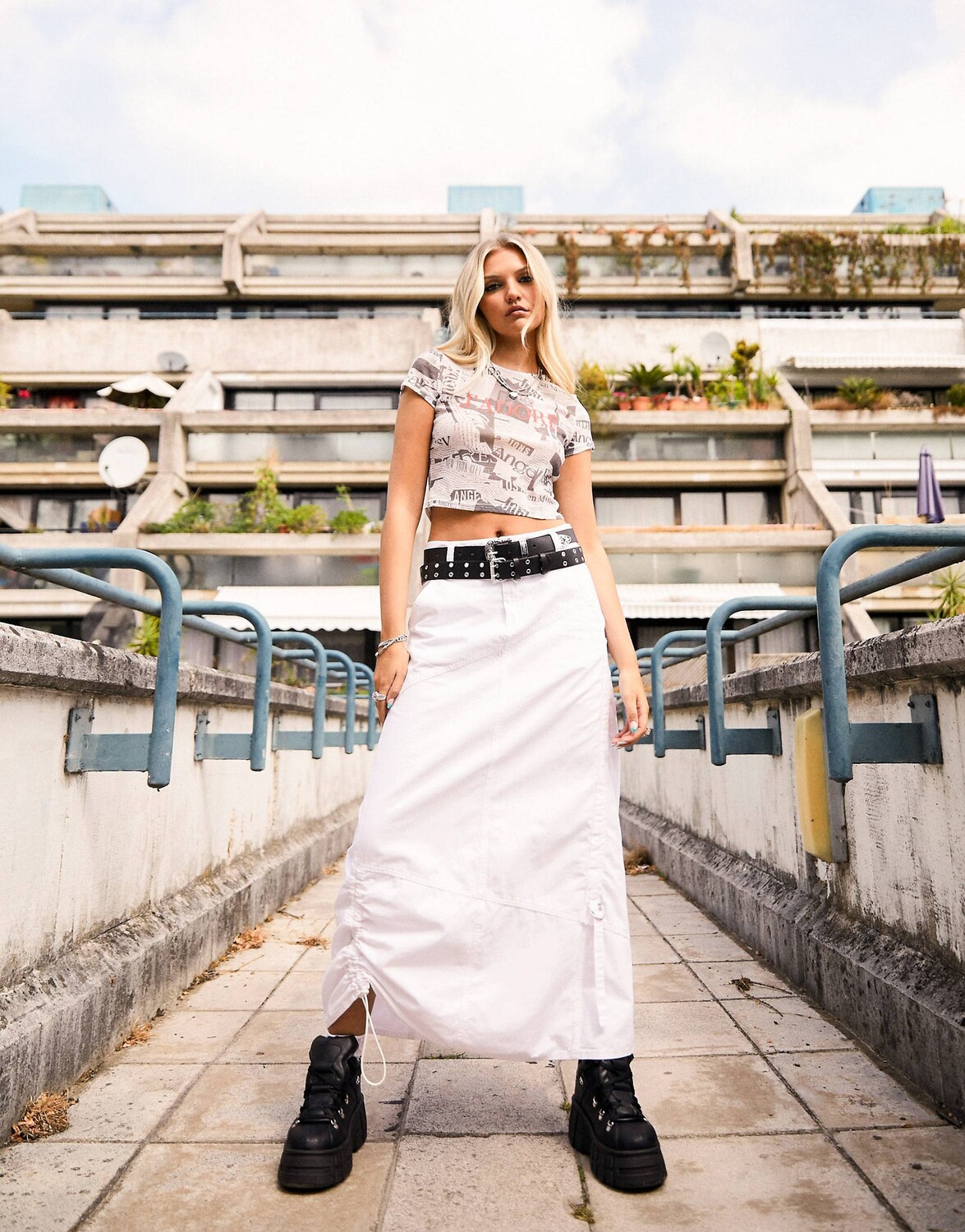 

Белая юбка карго с рюшами и оборкой Reclaimed Vintage