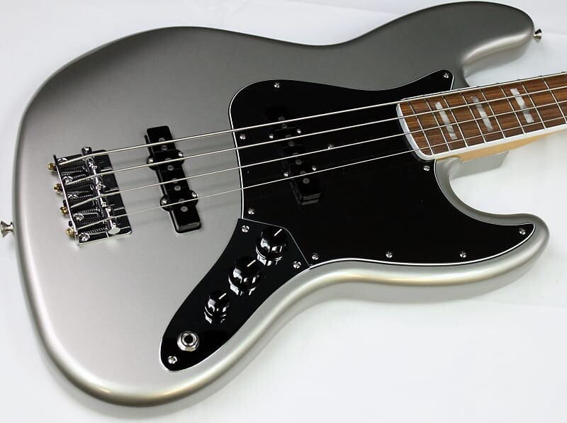 

Бас-гитара Fender Vintera '70s Jazz Bass с чехлом, Inca Silver, Pau Ferro FB #ISS5595
