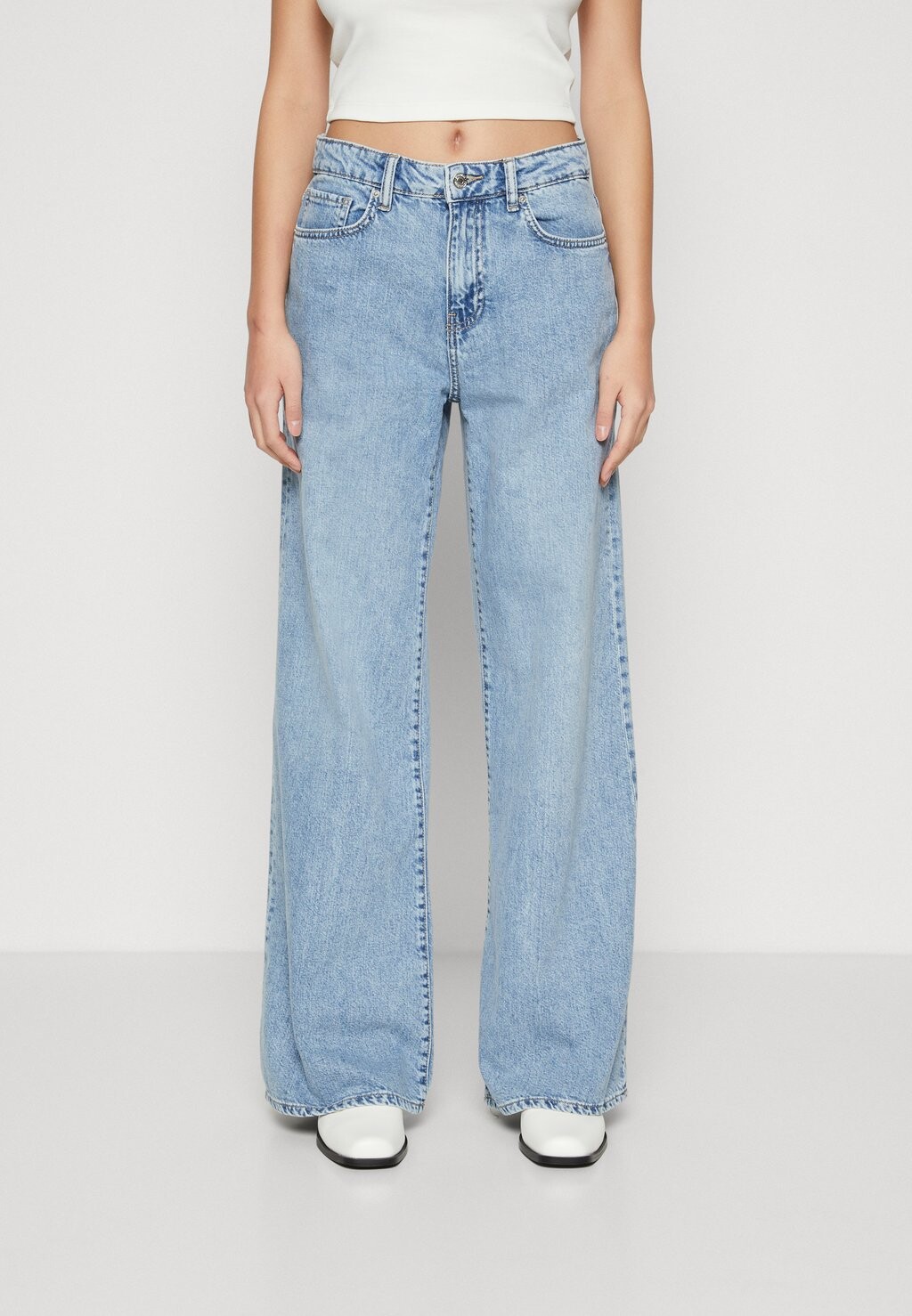 

Расклешенные джинсы SUPER WIDE Gina Tricot, цвет mid blue