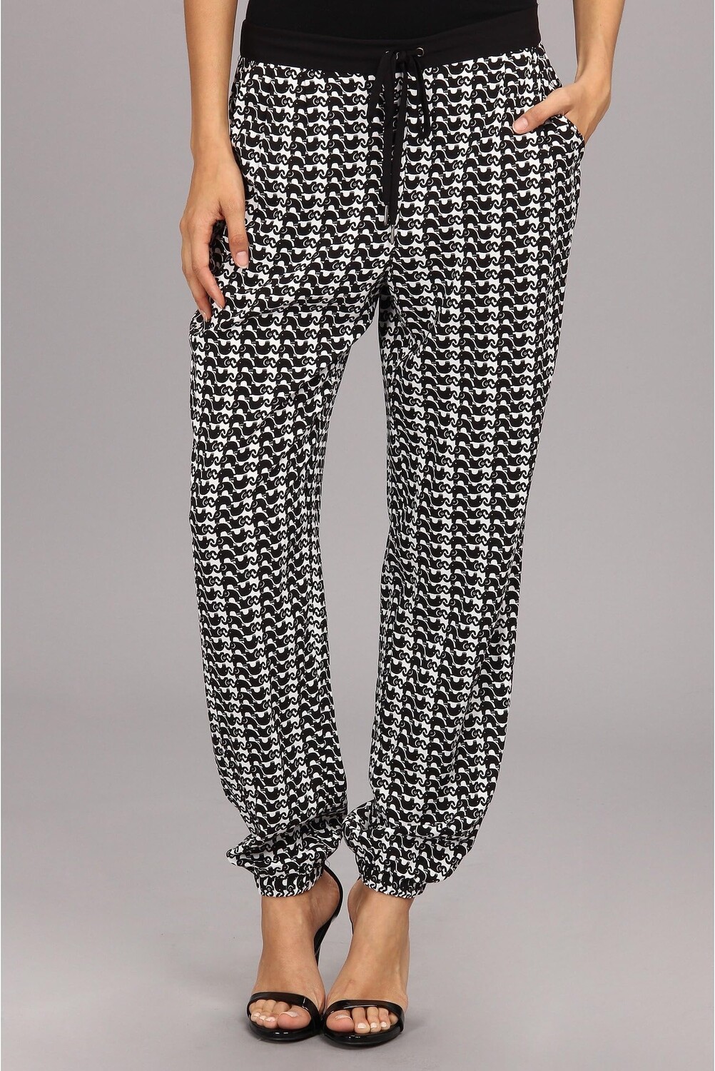 

Брюки Vince Camuto Drawstring Elephant Stamp Pant, цвет Rich Black
