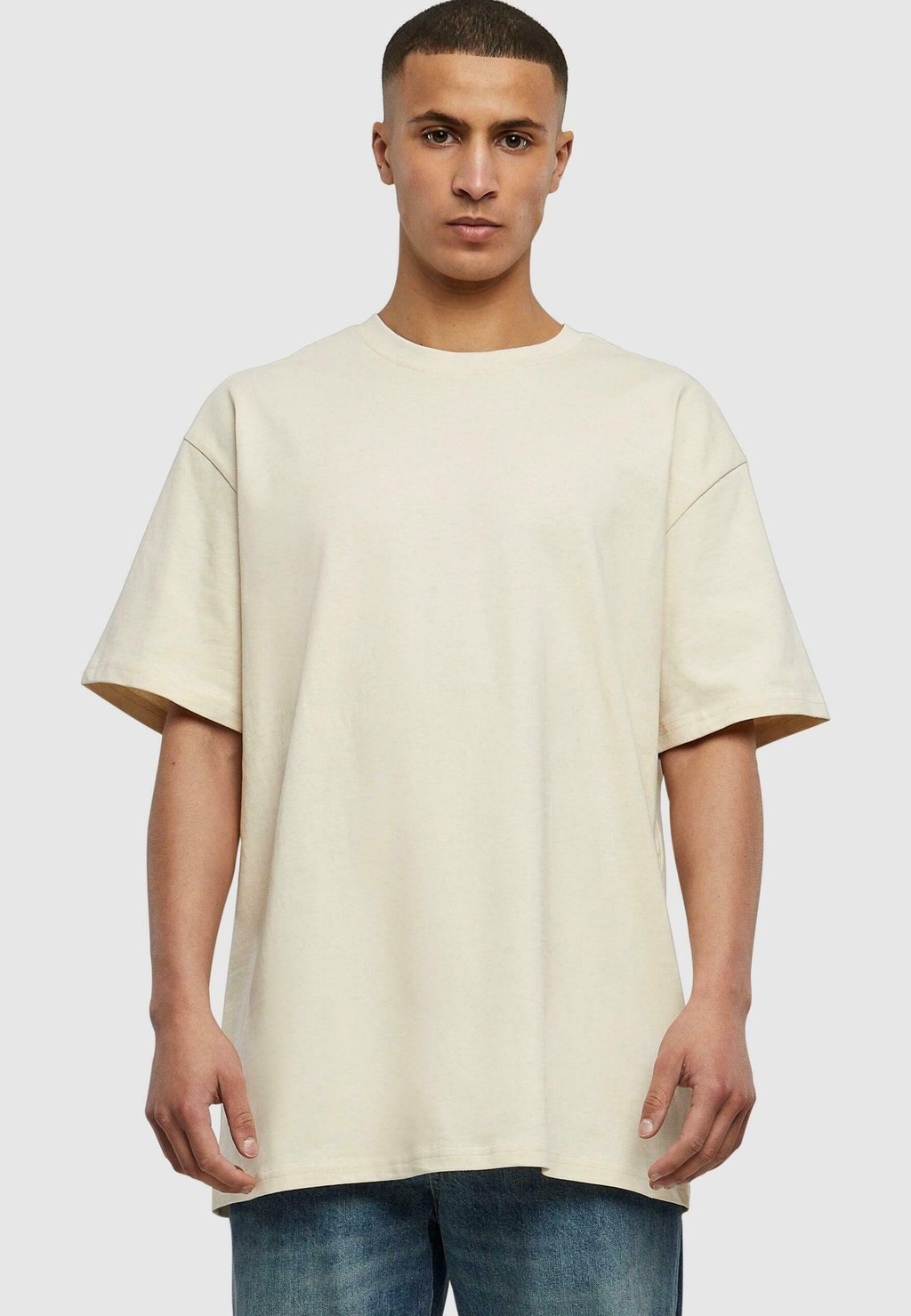 Базовая футболка HEAVY Urban Classics, белый песок