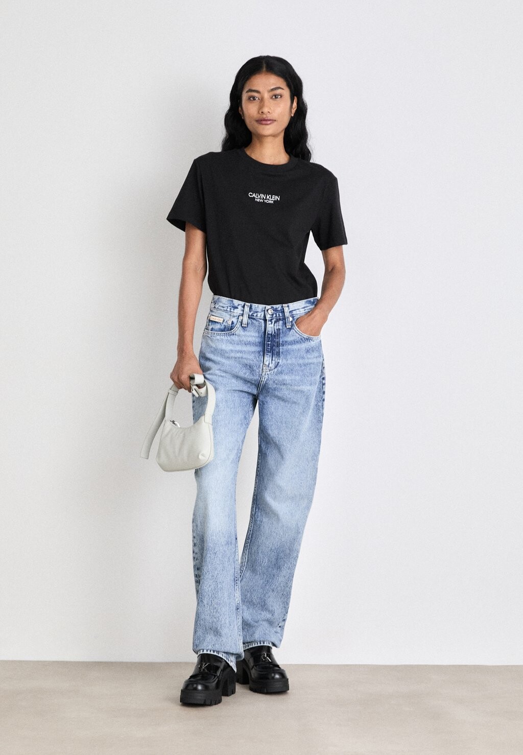 

Принт на футболке NEW YORK Calvin Klein, черный