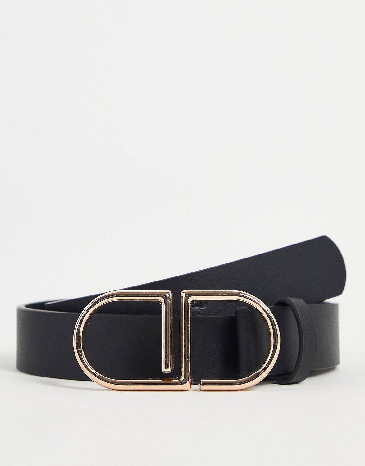 

Черный пояс с пряжкой и монограммой ASOS DESIGN