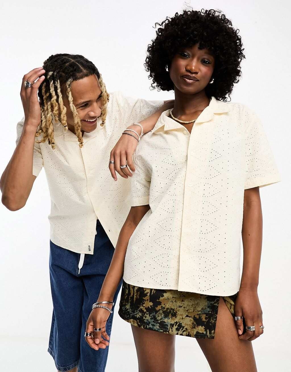 

Белая рубашка унисекс с короткими рукавами GUESS Originals