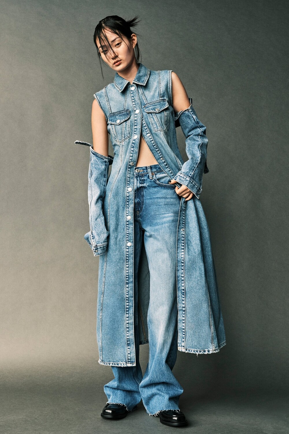 

Джинсовое платье trf ZARA, синий