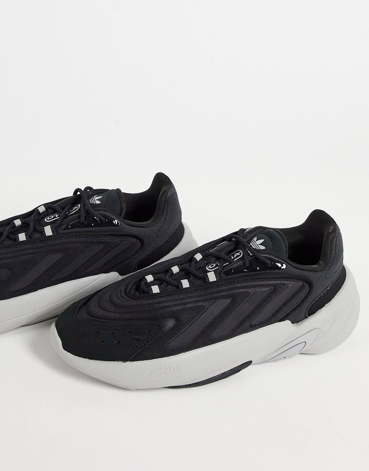 

Черно-серые кроссовки adidas Originals Ozelia