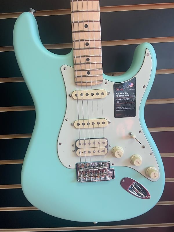 

Fender American Performer Stratocaster HSS с кленовым грифом 2018 — настоящее время — Satin Surf Green American Performer Stratocaster HSS with Maple Fretboard