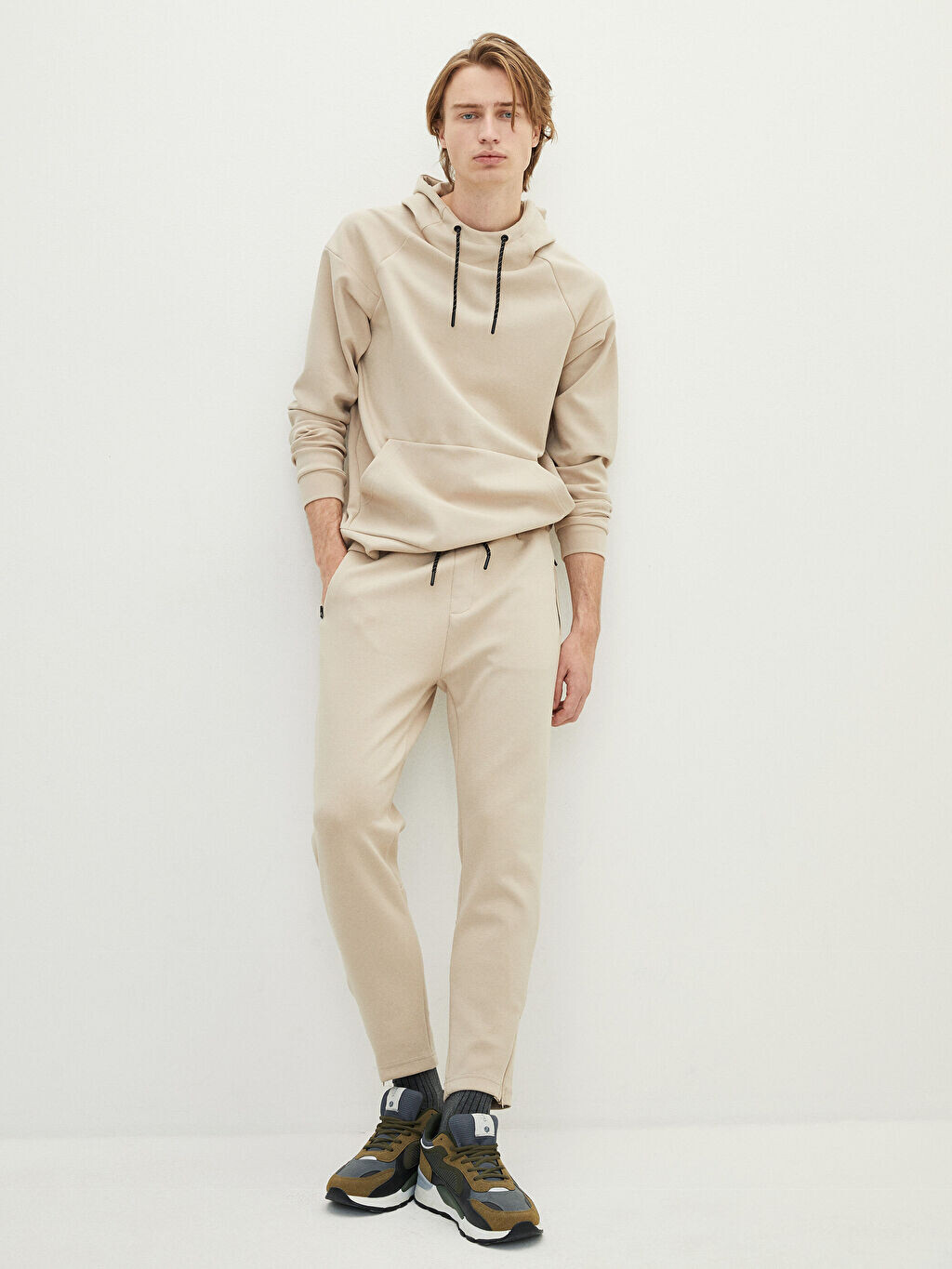 Мужские спортивные штаны Slim Fit LCW OUTDOOR – купить из-за границы через сервис «CDEK.Shopping»