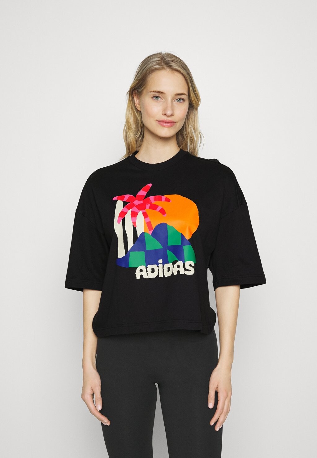

Футболка с принтом Adidas, черный