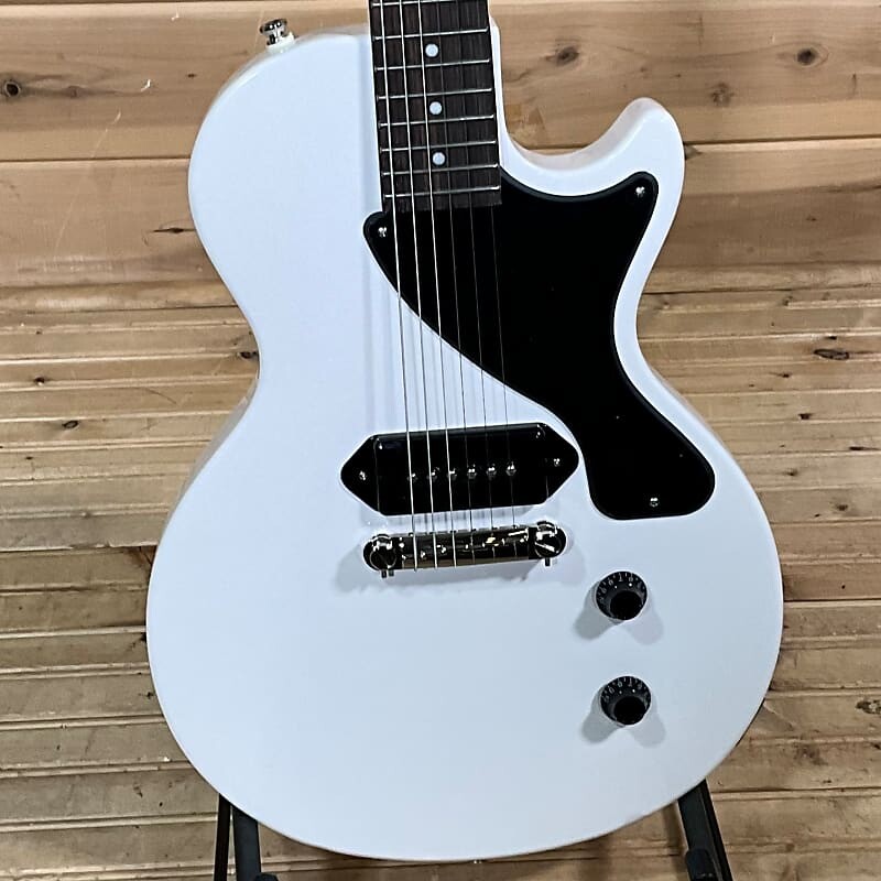 

Электрогитара Epiphone Billie Joe Armstrong Les Paul Junior - Classic White Billie Joe Armstrong Les Paul Junior Electric Guitar - Classic White