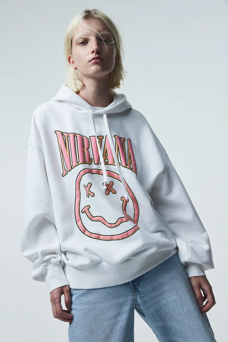 

Объемная толстовка с капюшоном и принтом H&M, белый