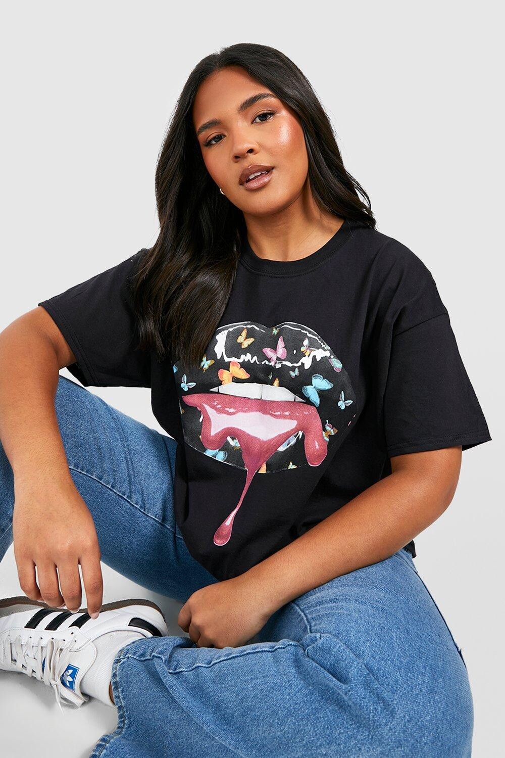 

Футболка с глянцевой бабочкой для губ плюс Boohoo, черный