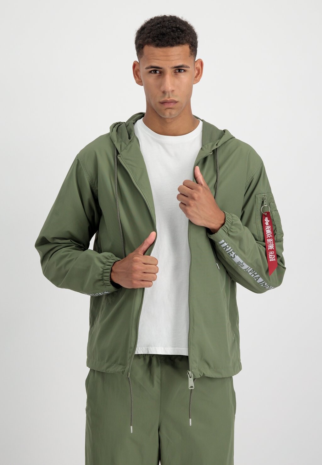 

Ветровка Alpha Industries ВЕТРОВКА UTILITY EXPEDITION, цвет sage green