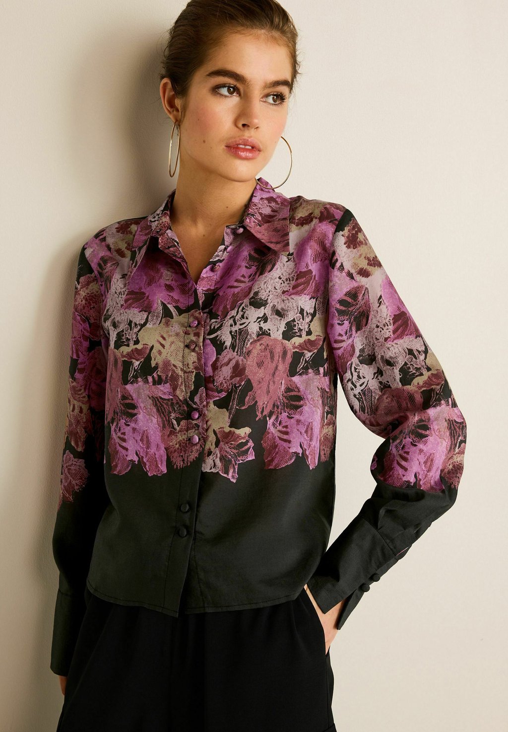 Рубашка Sheer Next, цвет purple black floral placement
