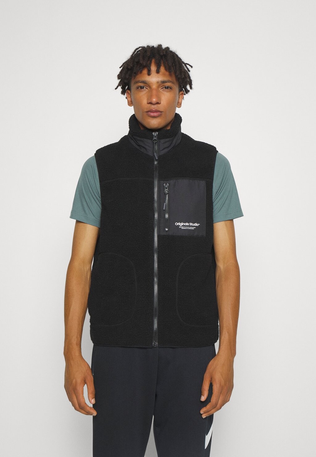 

Жилет Jack & Jones