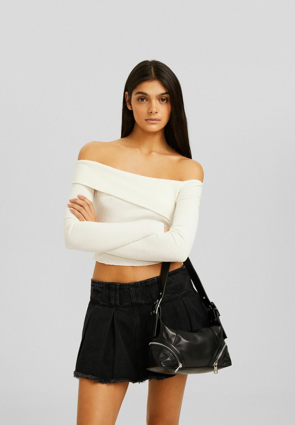 

Сумочка With Zips Shoulder Bershka, черный