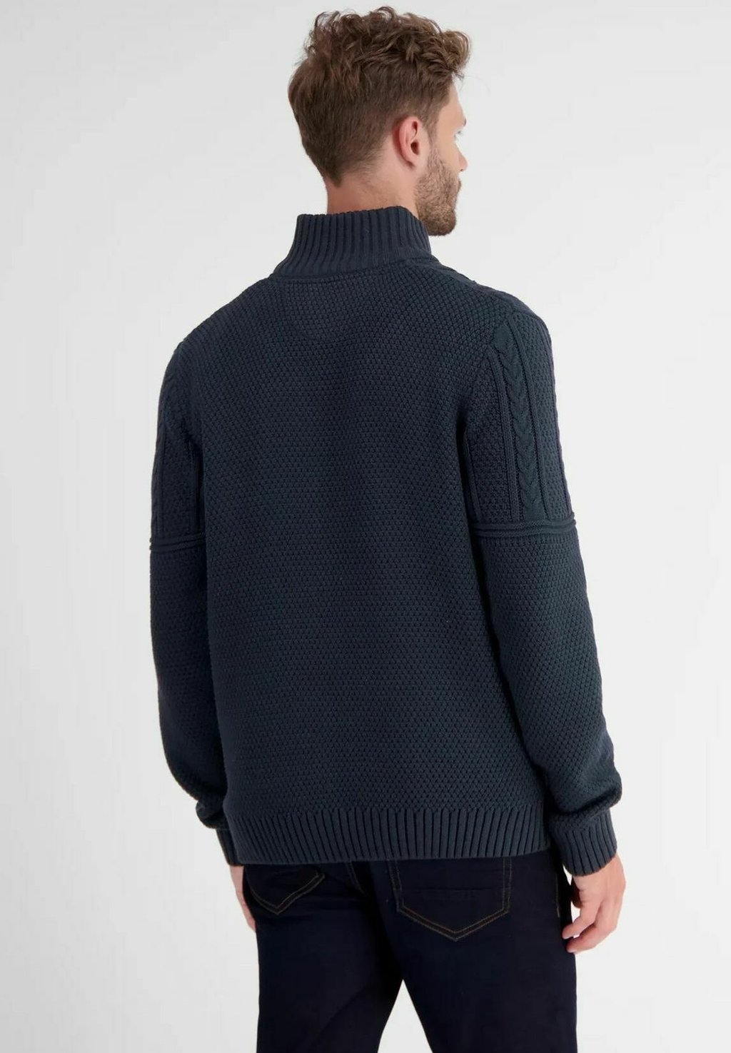 цена Вязаный свитер TROYER LERROS, цвет navy