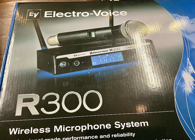 Беспроводная микрофонная система Electro-Voice R300-HD Handheld Wireless Microphone System Band-C пассивная ac electro voice evf 1152d 96 blk