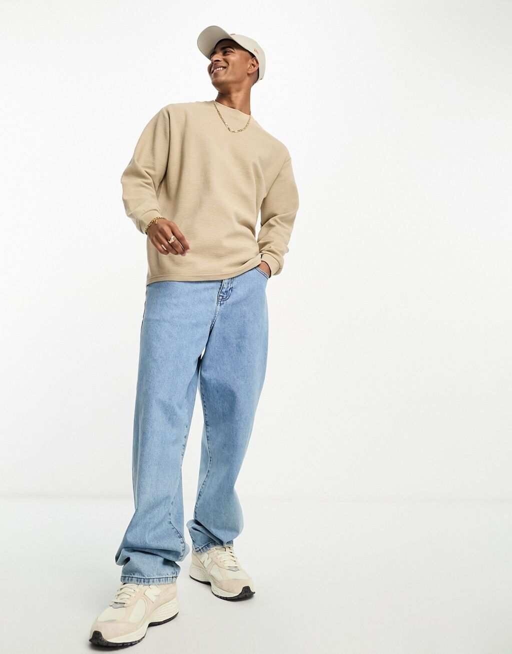 

Серый фактурный свитшот Pull&Bear