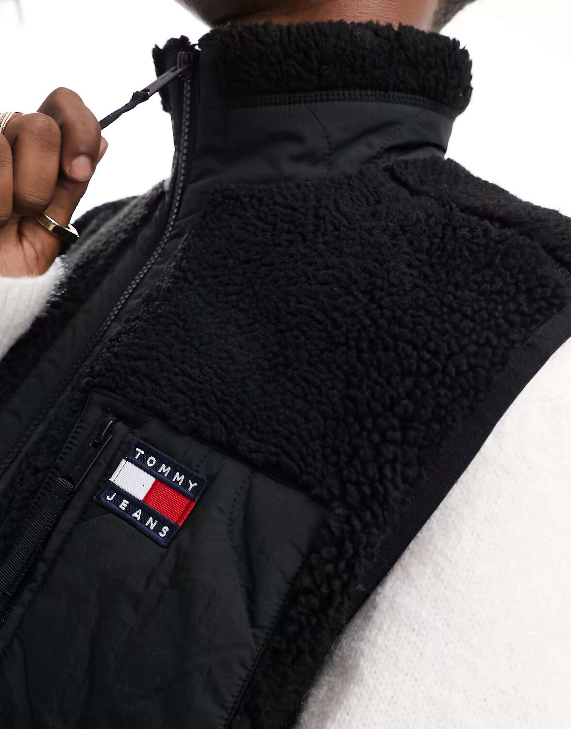 

Черная куртка из шерпы Tommy Jeans, Черный