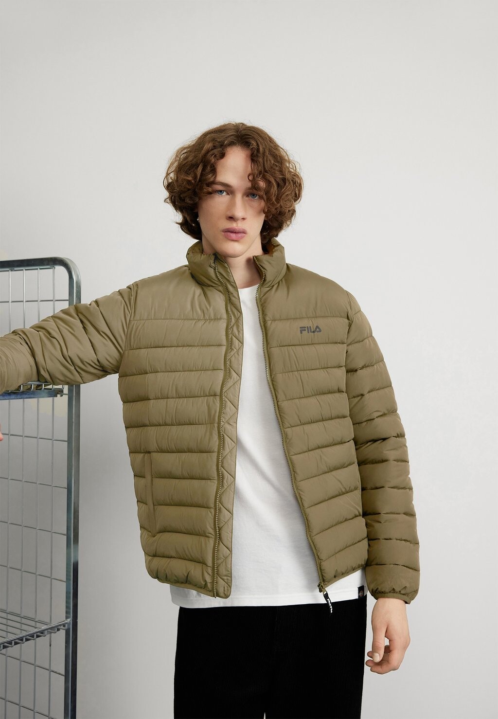 

Куртка Fila БУЦБАХ, цвет olive night