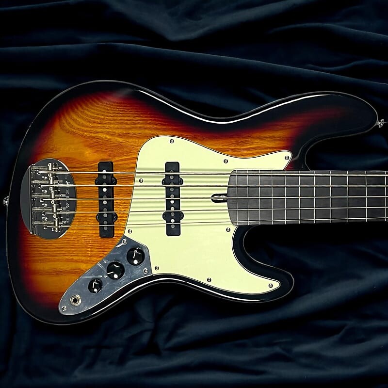 

Басс гитара Lakland Skyline 55-60 FRETLESS 3TSB/Lined Ebony