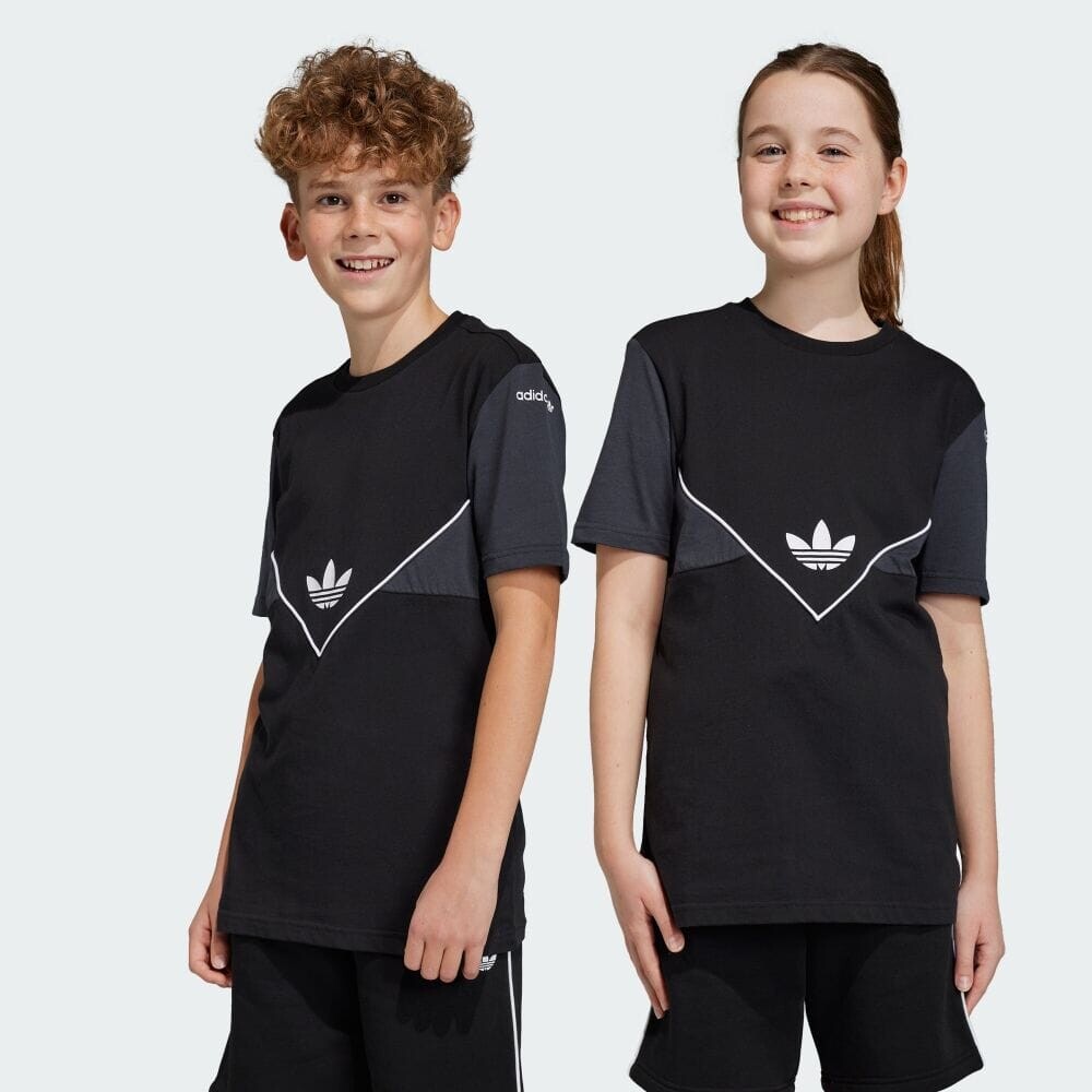 

Футболка Adidas IC6243, черный