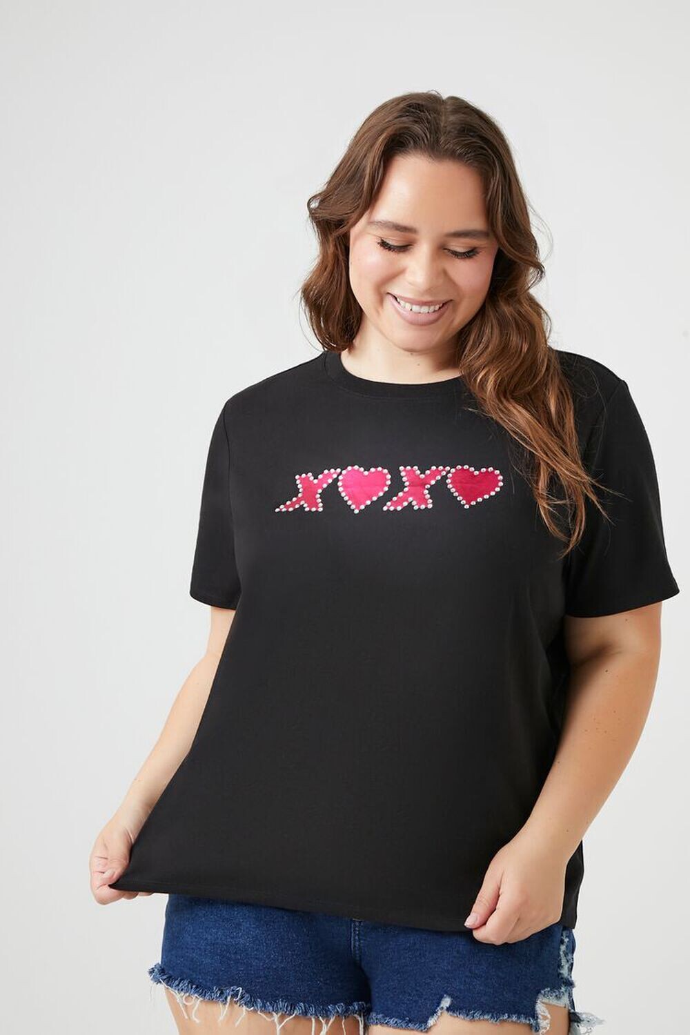 

Футболка размера XOXO с рисунком сердца Forever 21, черный