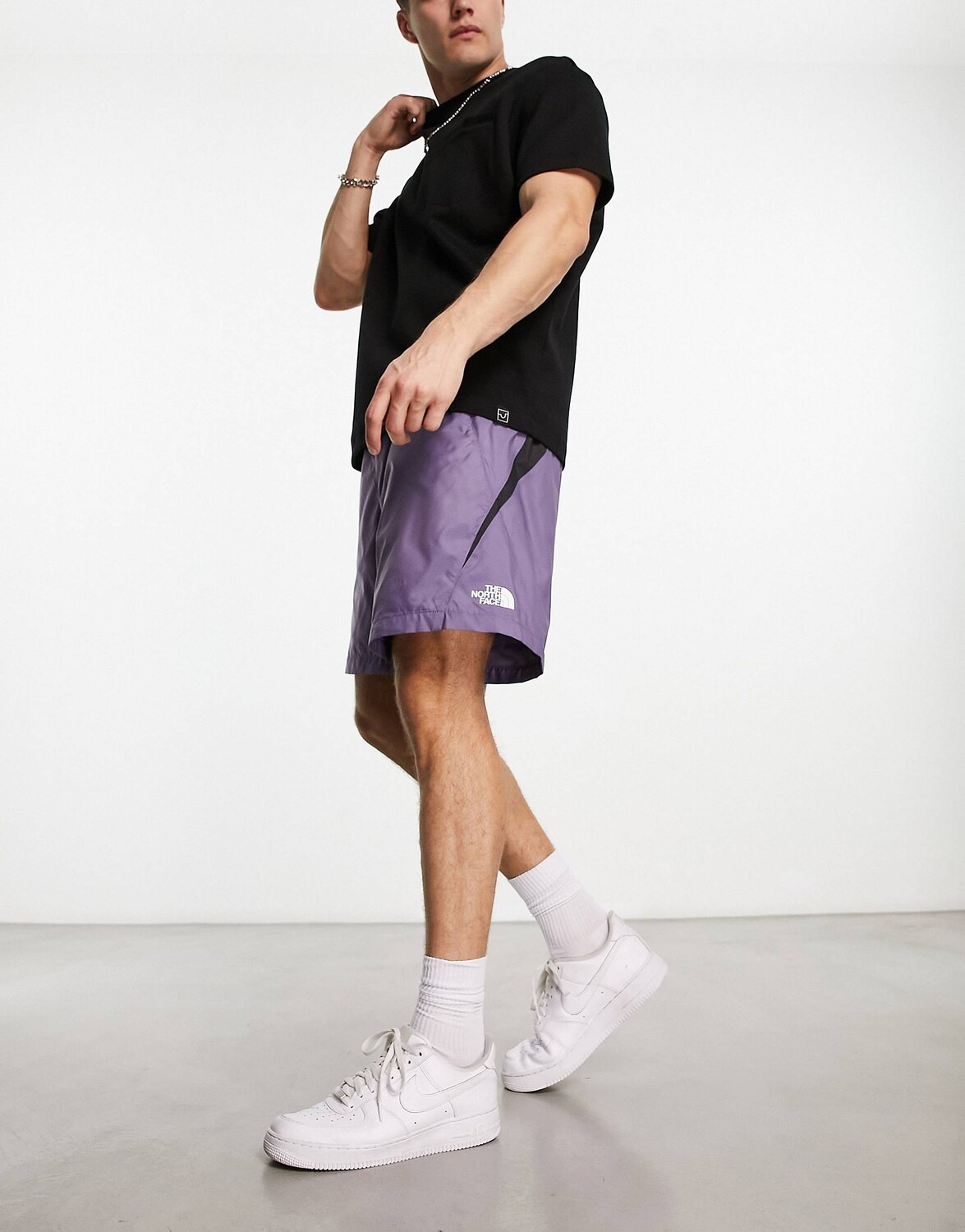 

Темно-серые и фиолетовые плетеные шорты The North Face TNF X с поясом