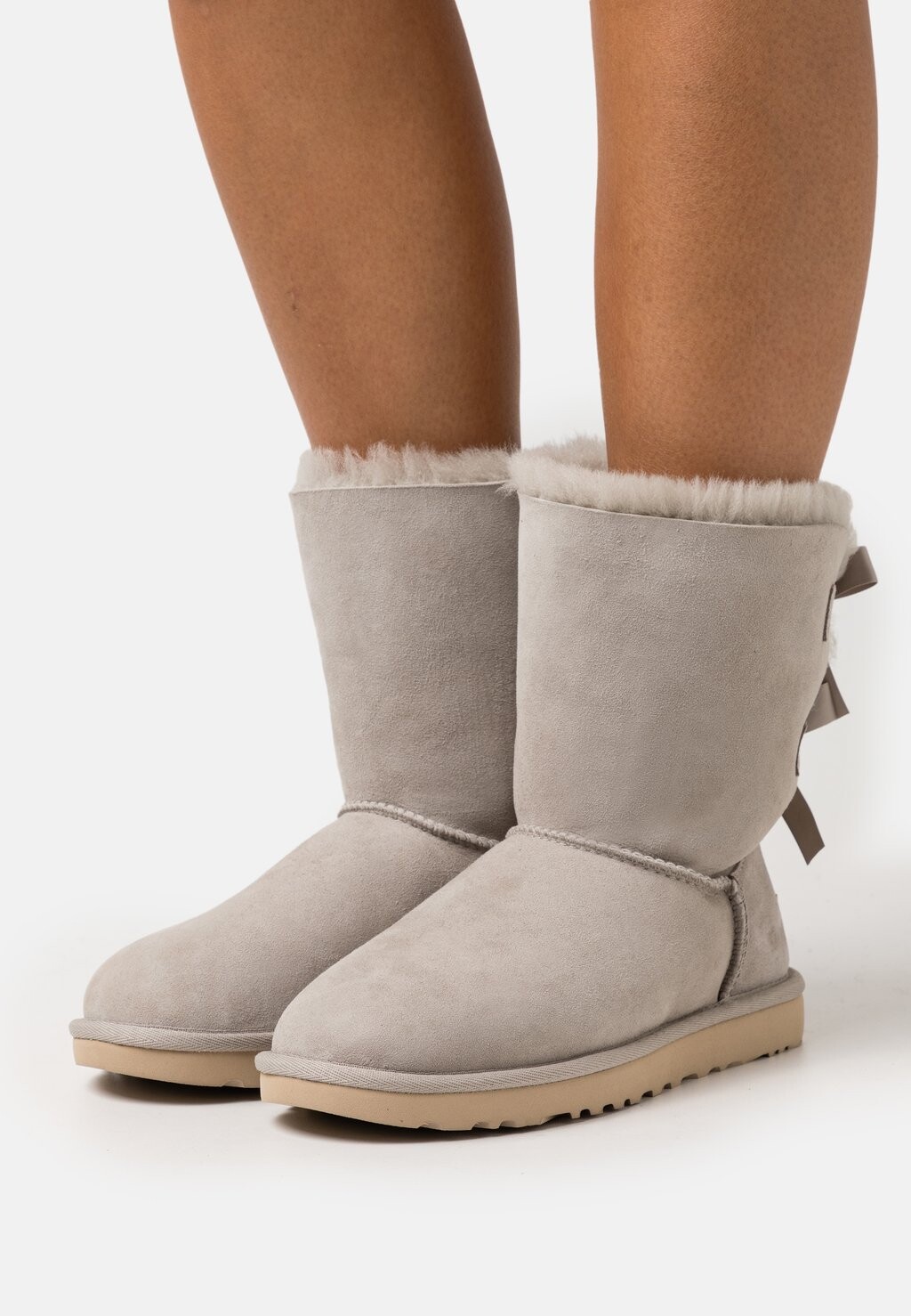 

Ботильоны UGG, светло-серый