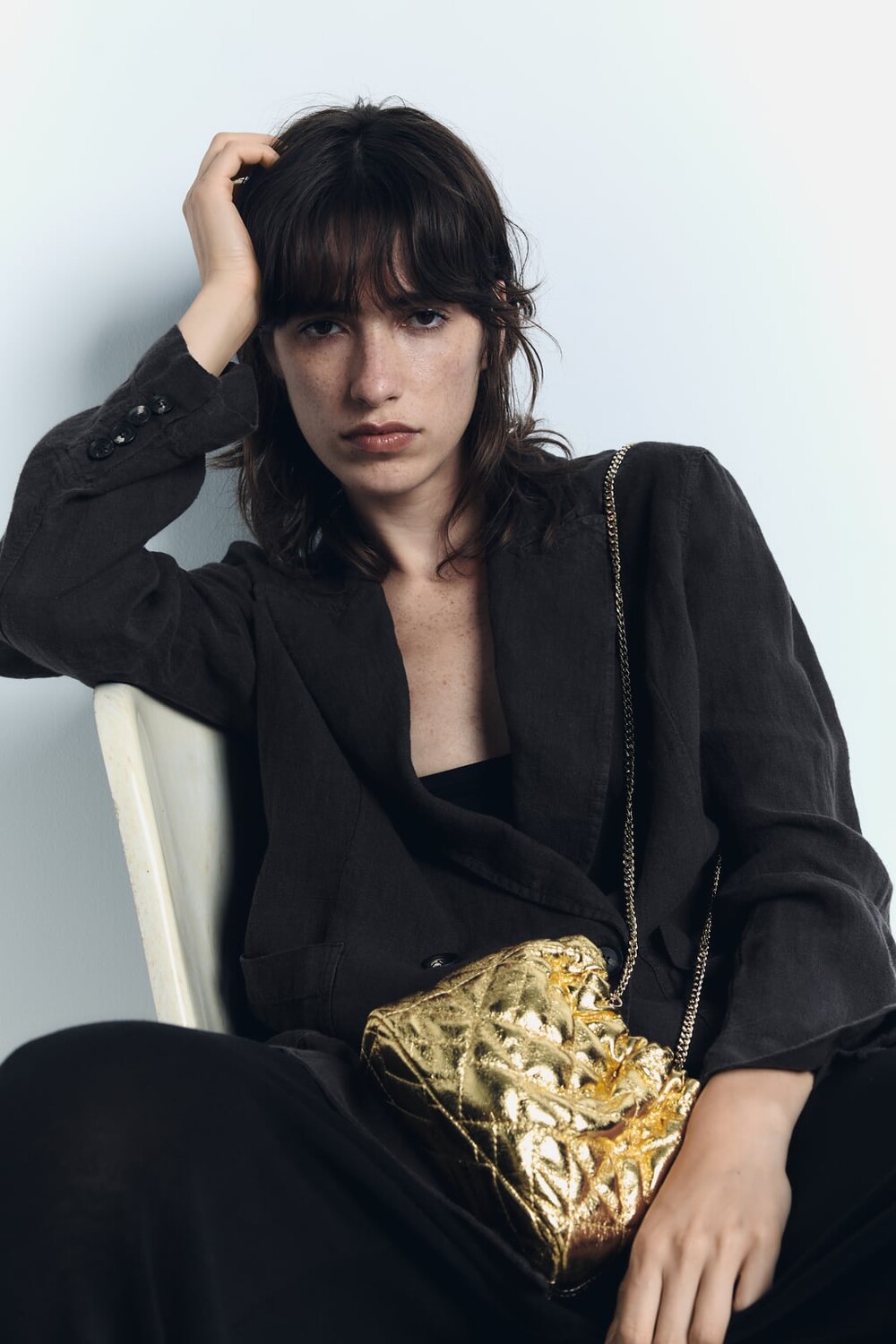 

Стеганая мини-сумка-ведро с эффектом металлик ZARA, золотой