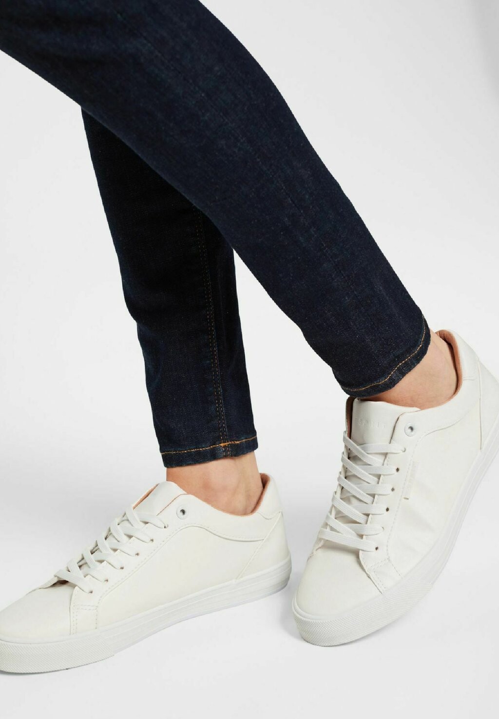 

Кроссовки Esprit