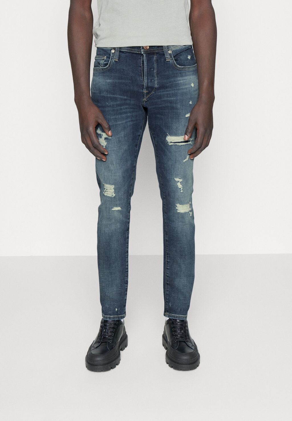 

Джинсы свободного кроя True Religion