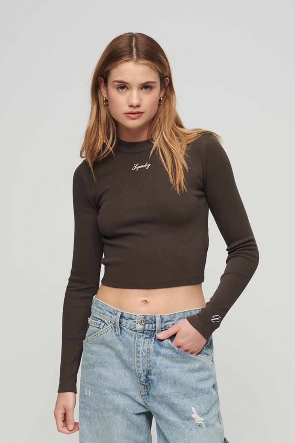 

Топ в рубчик с приталенным кроем и длинными рукавами Superdry, коричневый