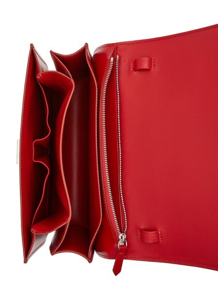 

Средняя классическая сумка в коробке из теленка Celine, красный