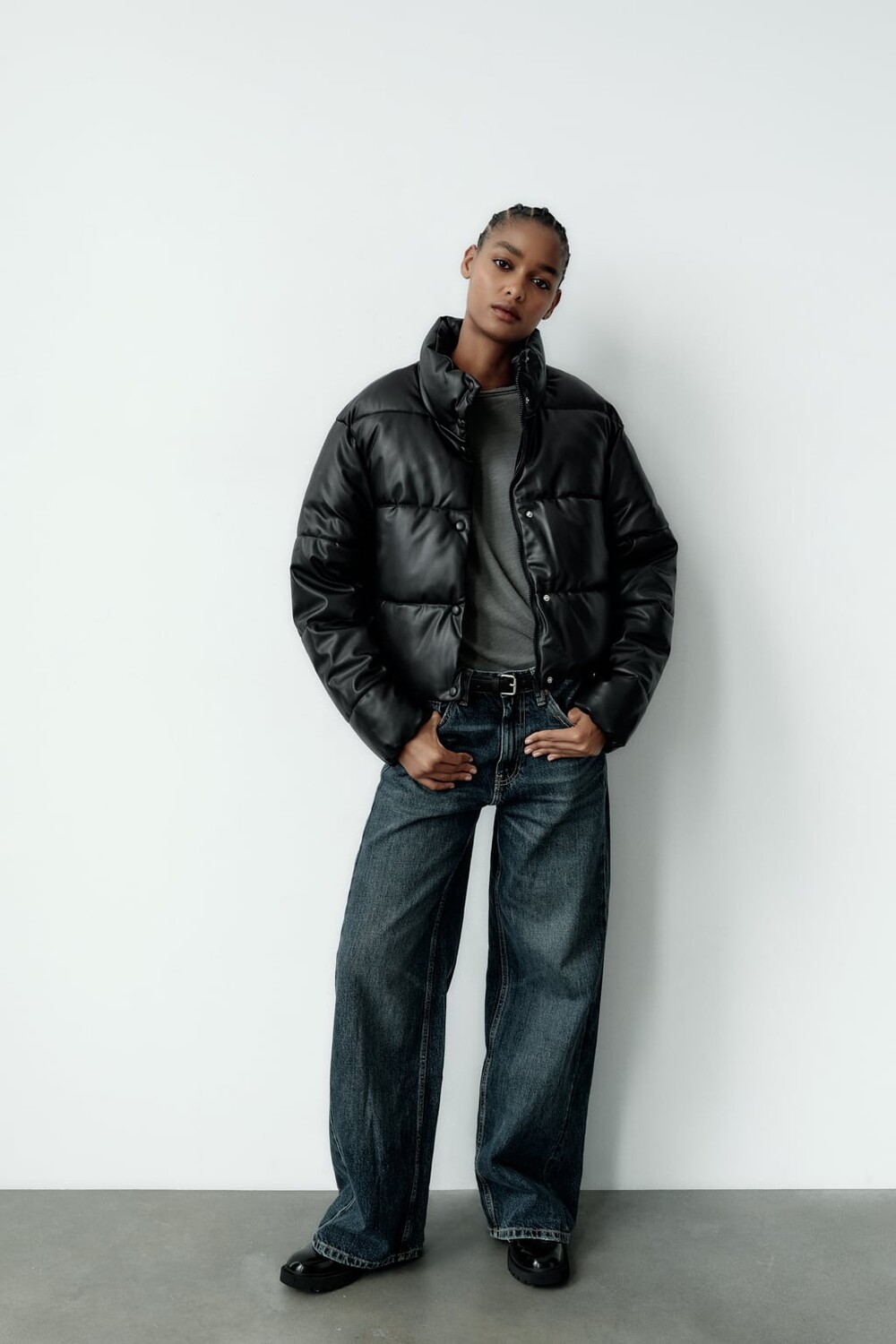 

Пуховик с кожаным эффектом ZARA, черный