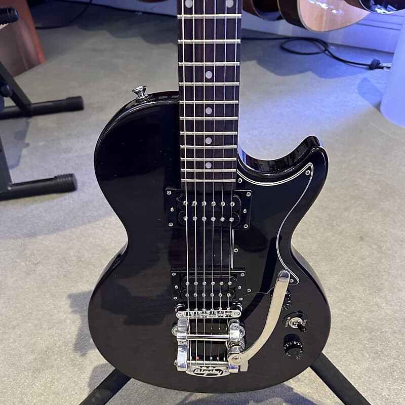

Электрогитара Epiphone Les Paul w/Upgraded Bigsby