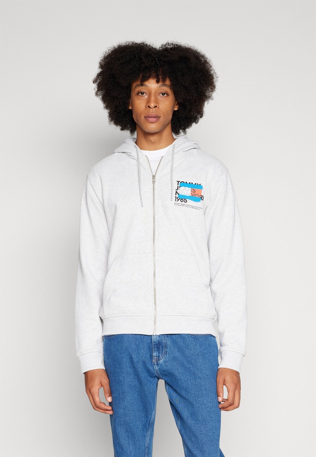 

Толстовка на молнии Tommy Jeans GRAFFITI ZIP, цвет silver grey
