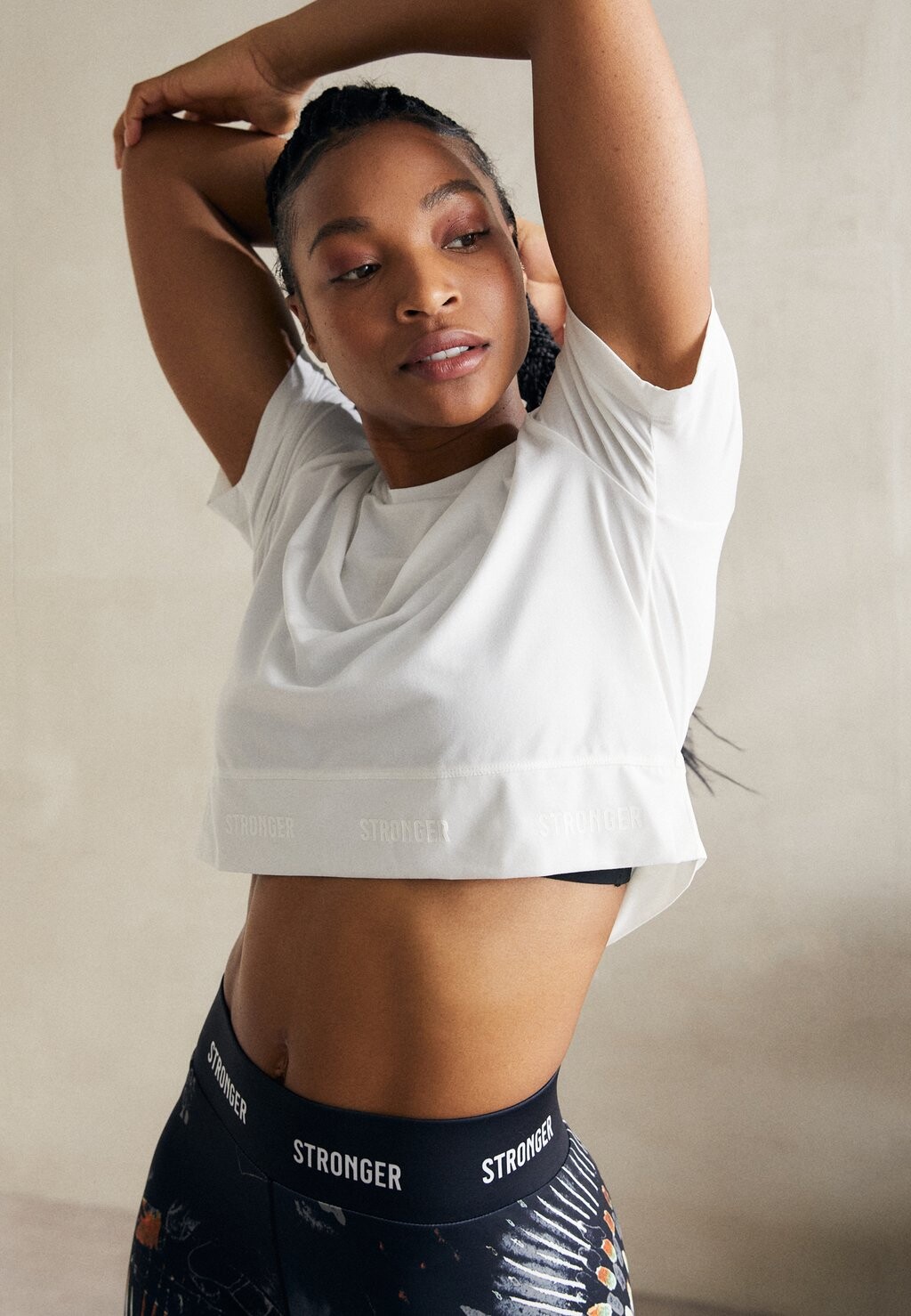 

Базовая футболка Epic Cropped Tee Stronger, белый