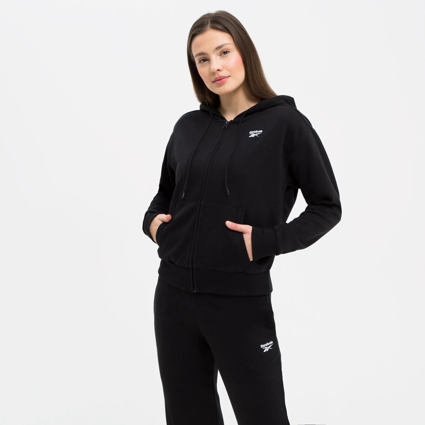 

Свитшот Reebok с капюшоном, черный