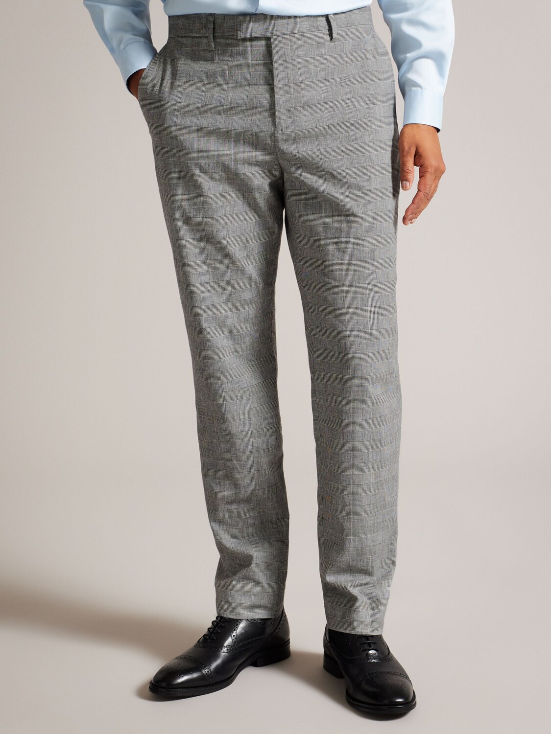

Костюмные брюки Flekkt Regular Fit в клетку из смесового льна Ted Baker, серый