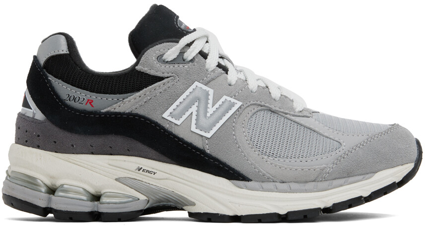 

Серые кроссовки New Balance 2002R
