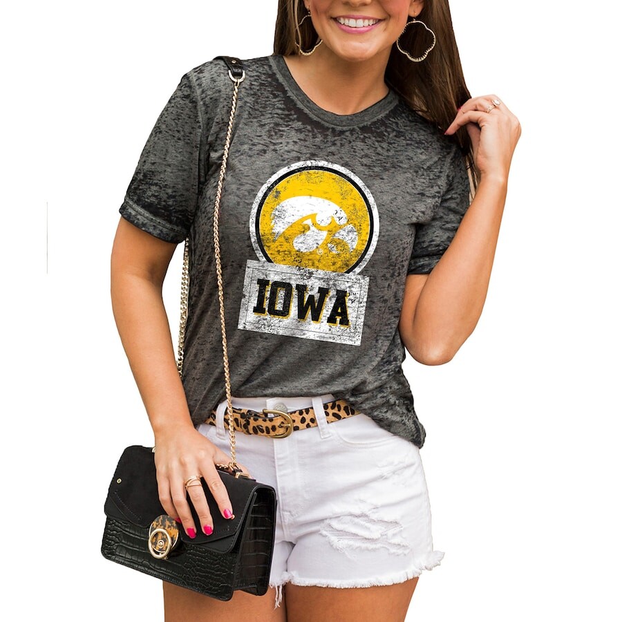 

Футболка с коротким рукавом Gameday Couture Iowa Hawkeyes, угольный