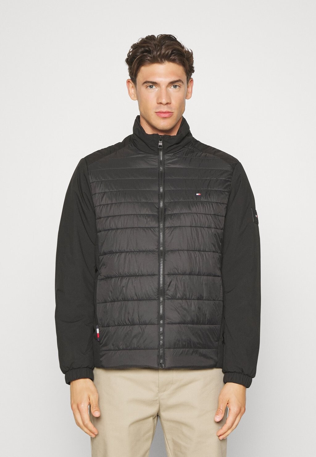 

Куртка Entrepreneur Tommy Hilfiger КУРТКА MIX MEDIA STAND COLLAR, черный