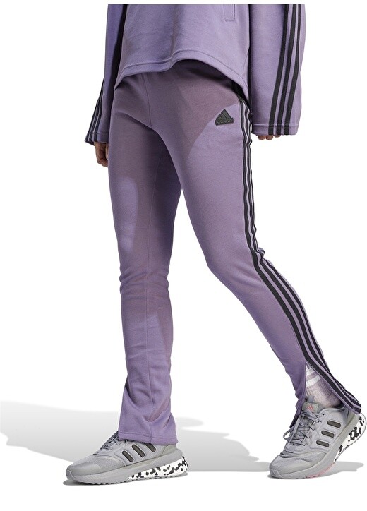 

Фиолетовые женские спортивные штаны Adidas