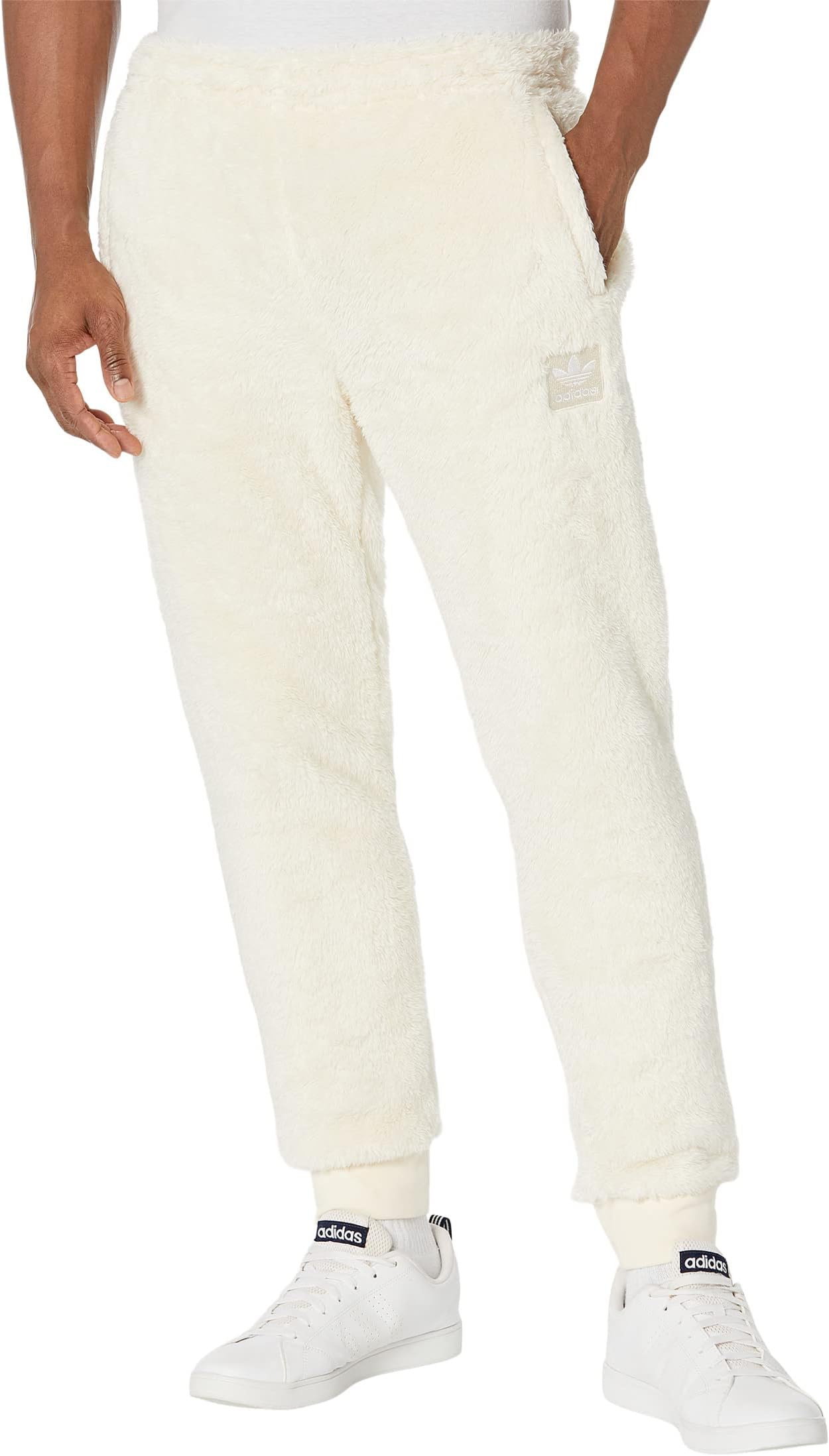 Брюки Essentials Fluffy Fleece Sweatpants adidas, цвет Wonder White куртка adidas originals essentials fluffy fleece бежевый