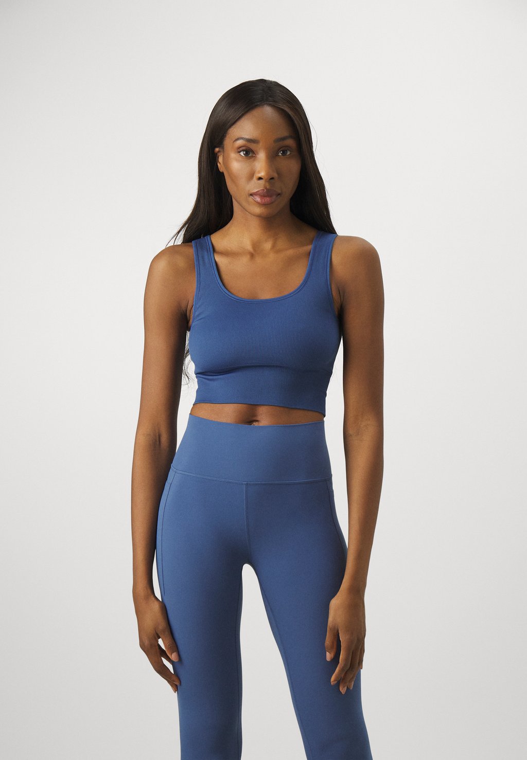 

Топ AURORA SEAMLESS SCOOP CROP TANK Athleta, цвет chrome blue