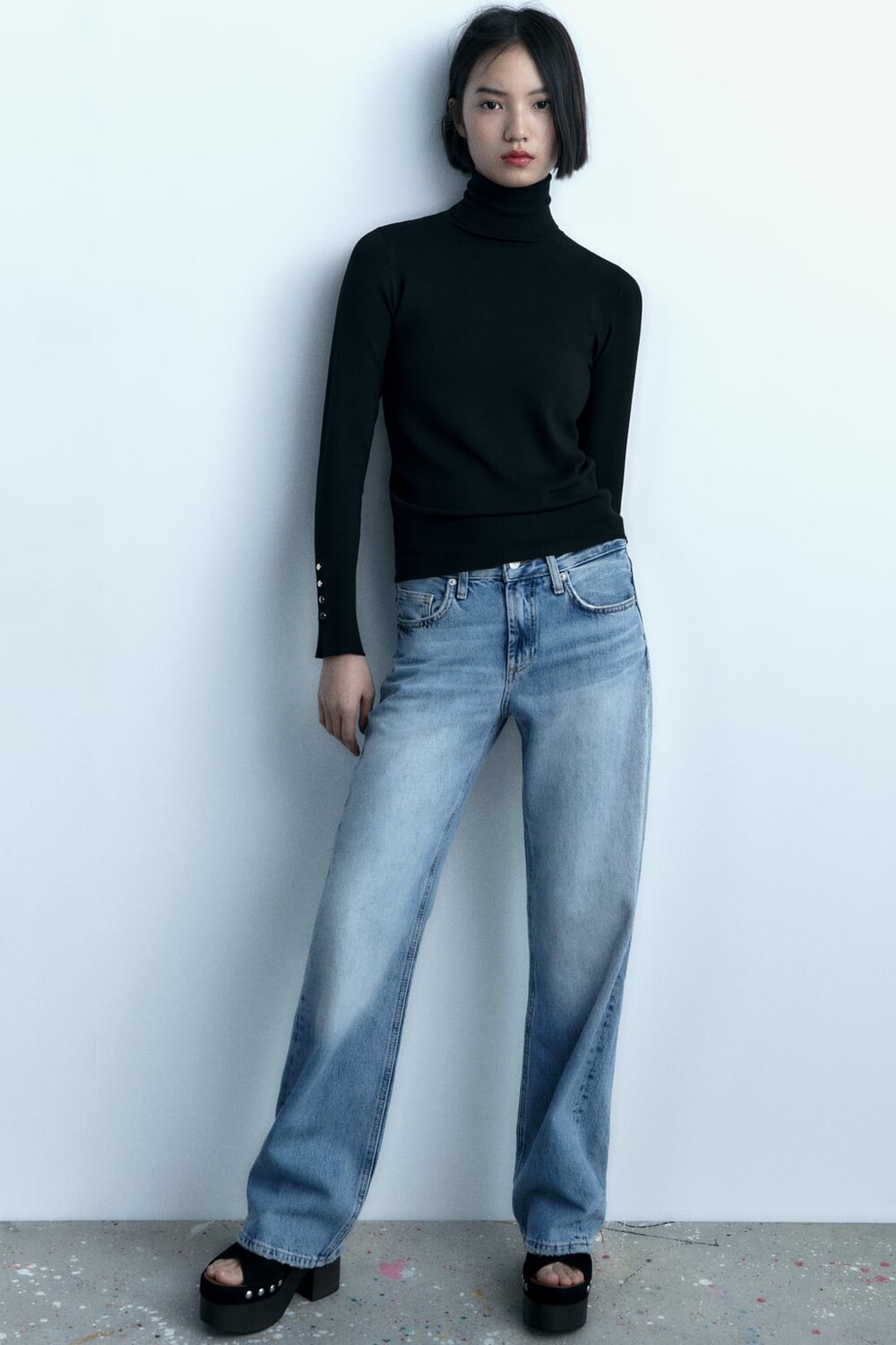 

Базовый вязаный свитер с высоким воротником ZARA, черный