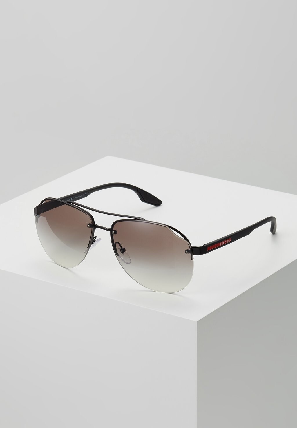 

Солнцезащитные очки Prada Linea Rossa