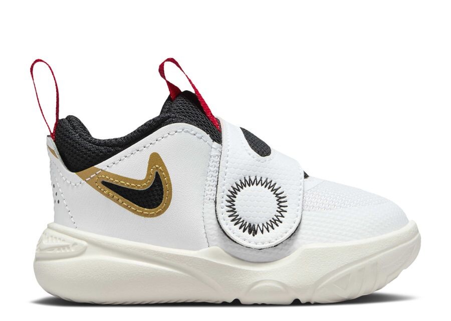 

Кроссовки Nike Team Hustle D11 TD, цвет White Gold University Red
